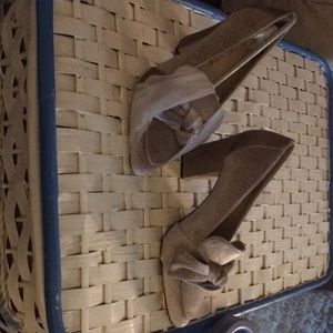 Bella-Vista size 7 1/2 pink heels